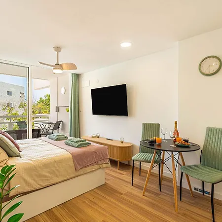 Ponderosa 208 Americas 아파트